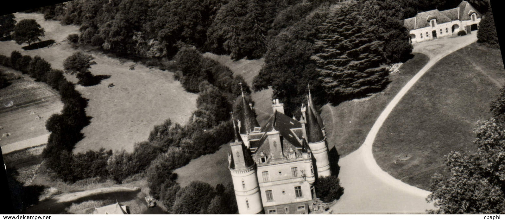 CPA Guemene Penfao Chateau de Juzet Vue aerienne