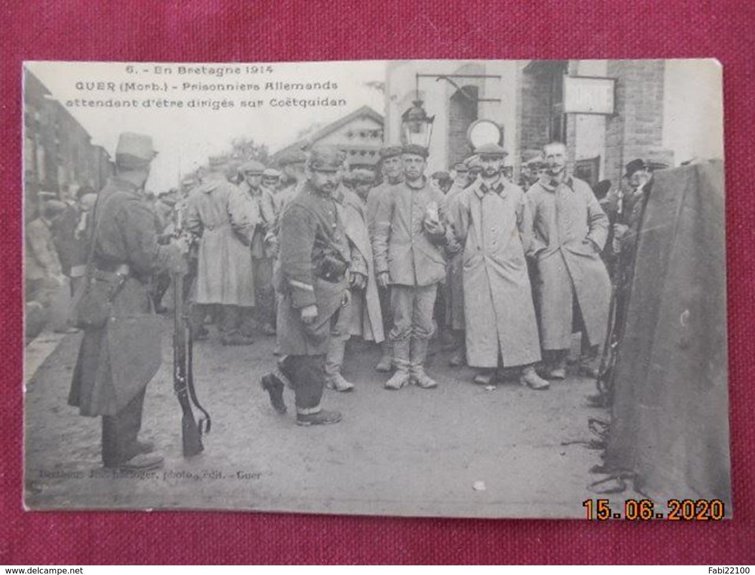 CPA - Guer - Prisonniers Allemands attendant d'être dirigés sur Coëtquidan