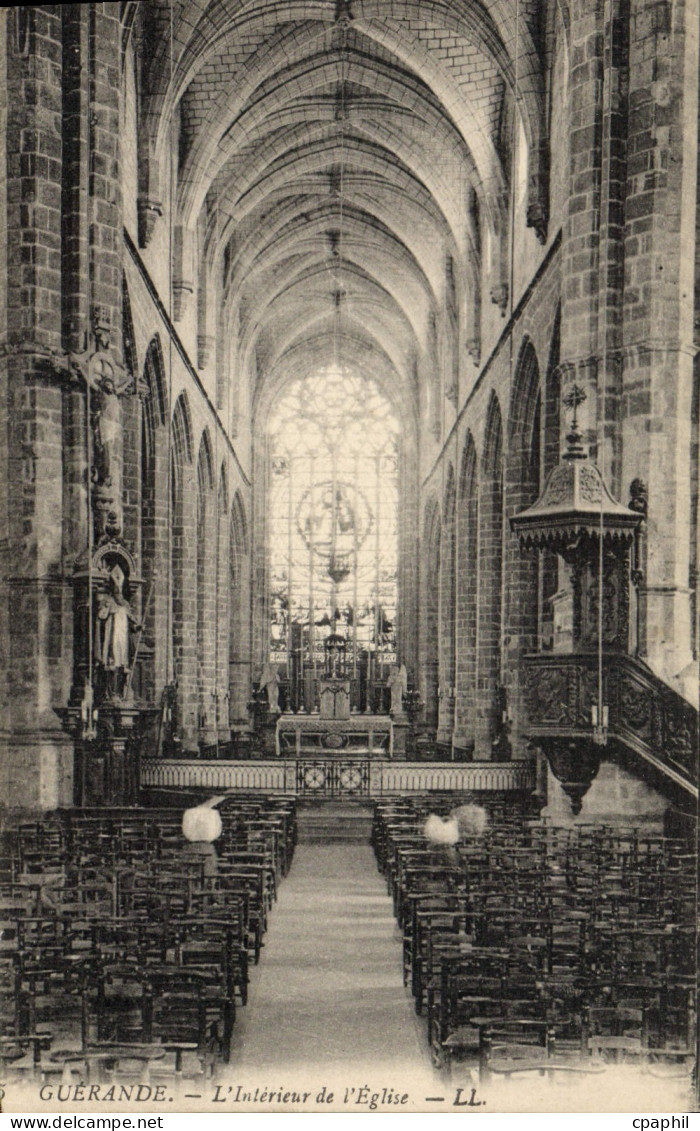 CPA Guerande L'Interieur de L'Eglise