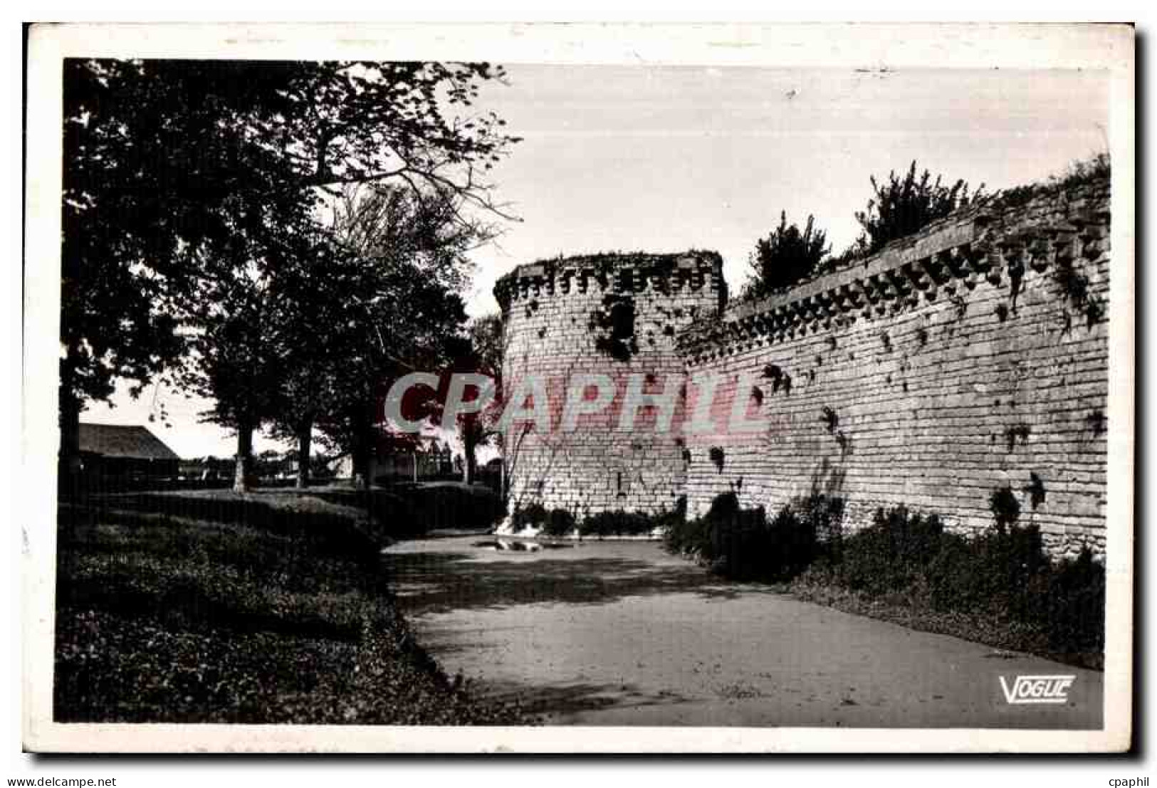 CPA Guerande Les remparts