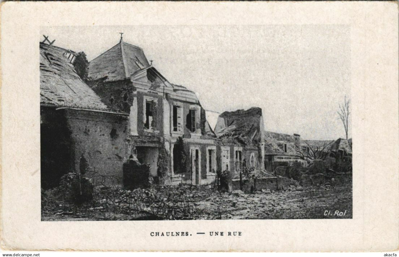 CPA Guerre Military CHAULNES Une rue (807296)