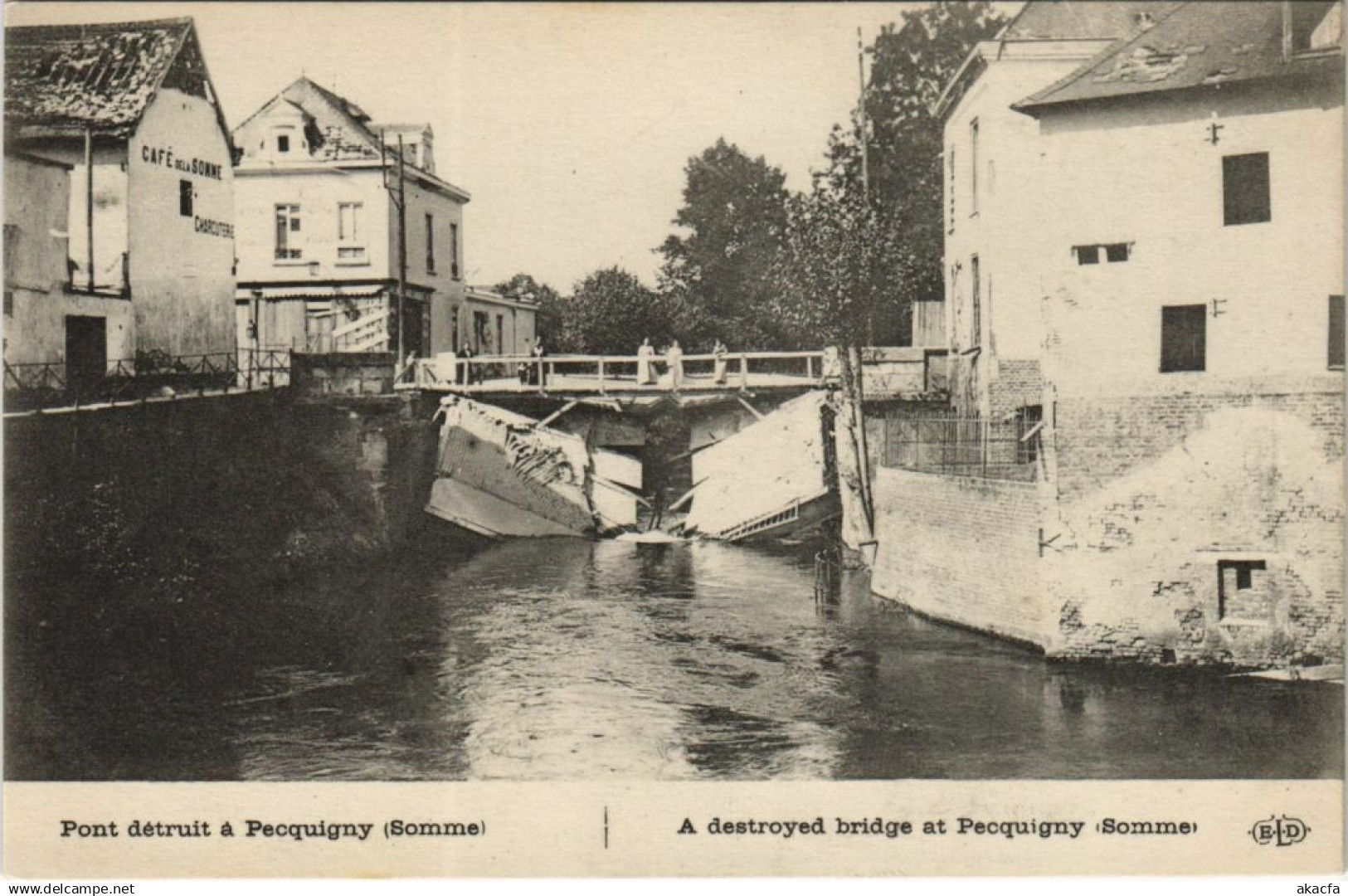 CPA Guerre Military PICQUIGNY Pont détruit (807165)