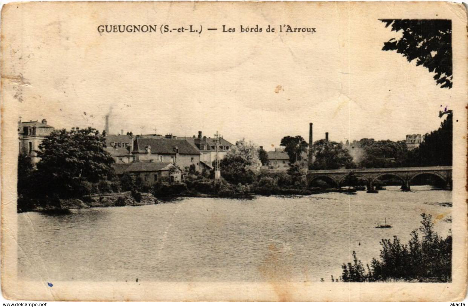 CPA GUEUGNON Les bords de l'Arroux (649866)