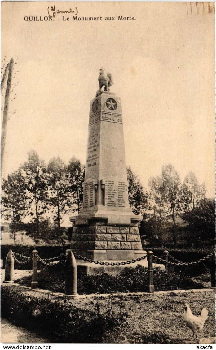 CPA Guillon Monument aux Morts (1478980)