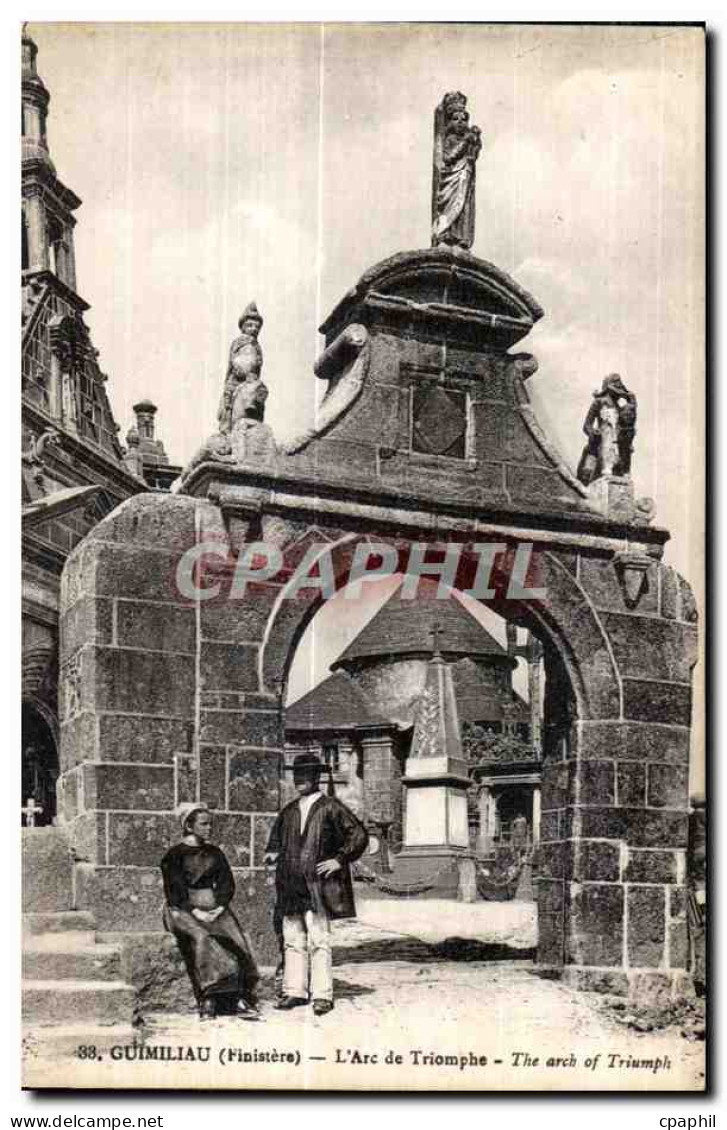 CPA Guimiliau (Finistere) L Are de Triomphe Folklore Costume