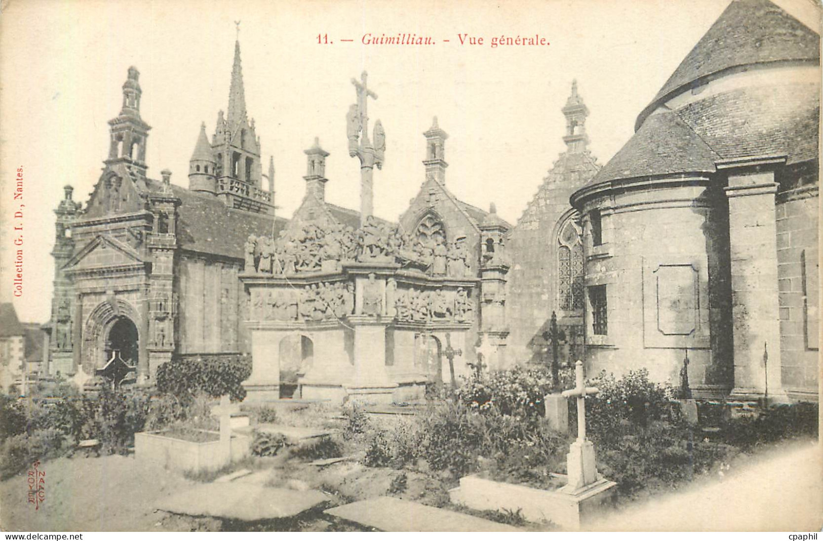 CPA Guimiliau Vue Generale
