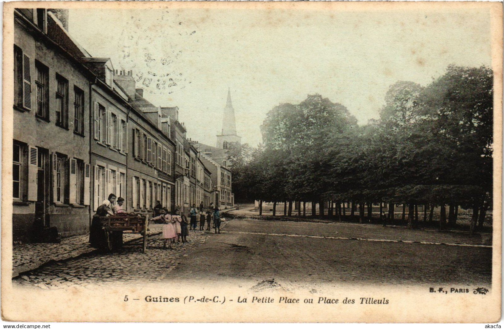 CPA Guines Petite Place Place des Tilleuls (1275673)