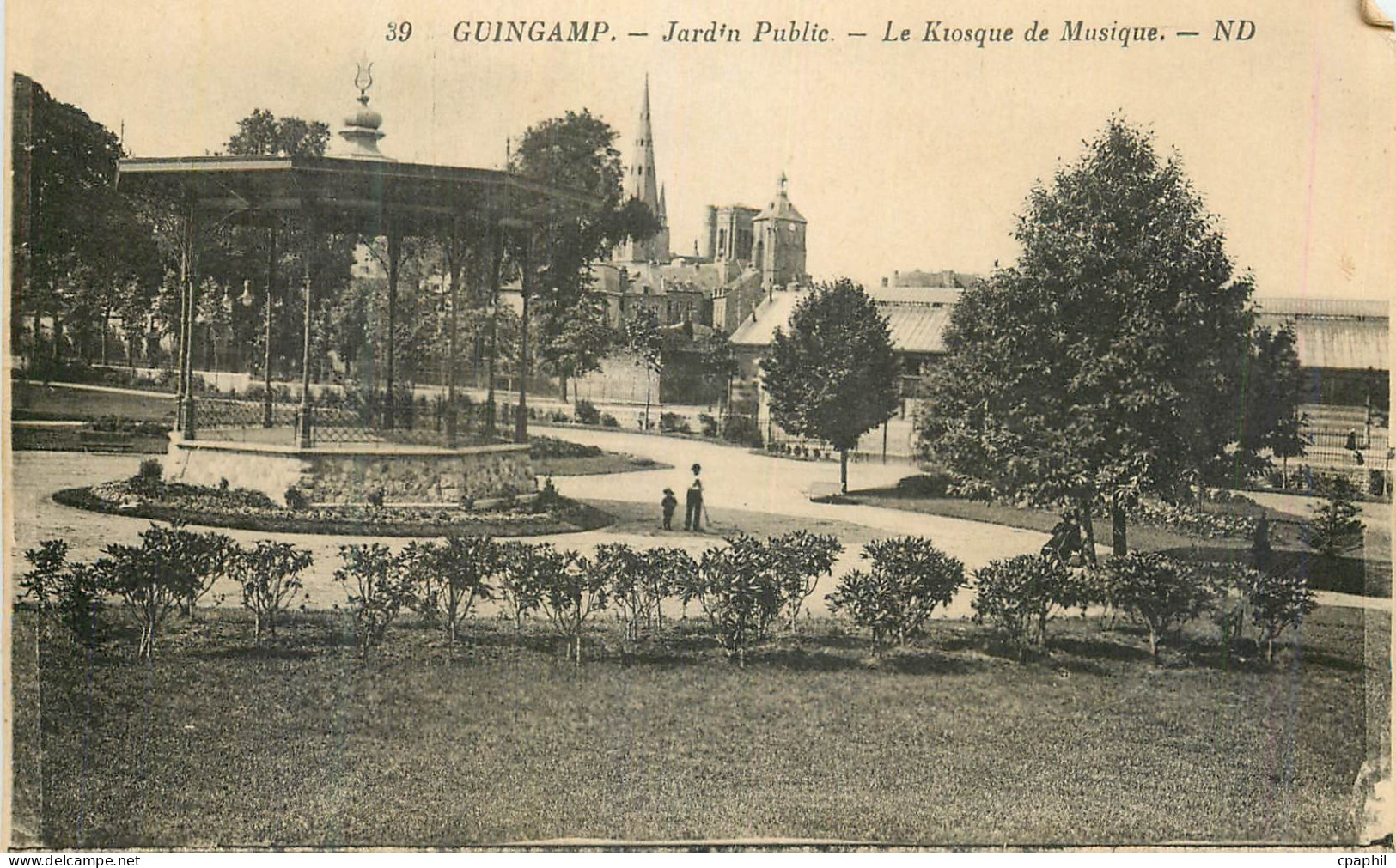 CPA Guingamp Jardin Public