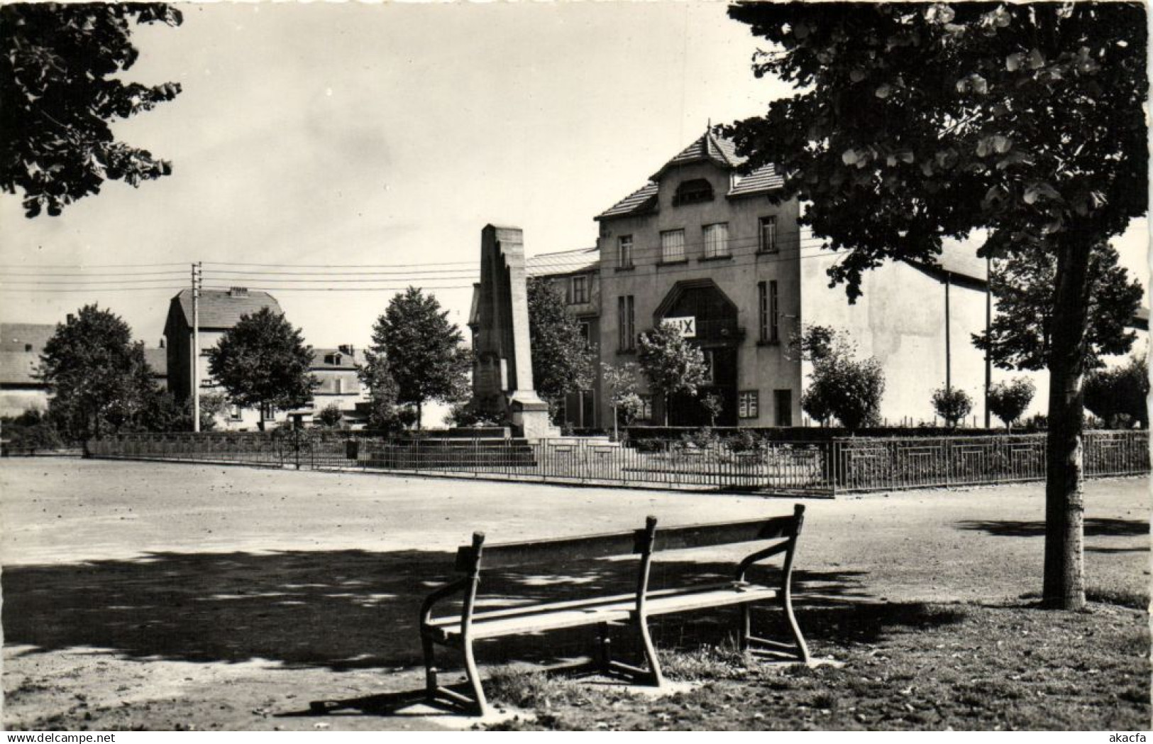CPA HAGONDANGE - Monument aux Morts (170060)