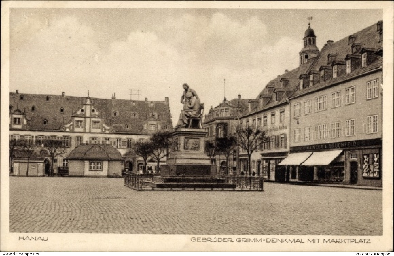 CPA Hanau im Main Kinzig Kreis Hessen, Gebrüder Grimm Denkmal mit Marktplatz, Mainzer & Bruchfeld
