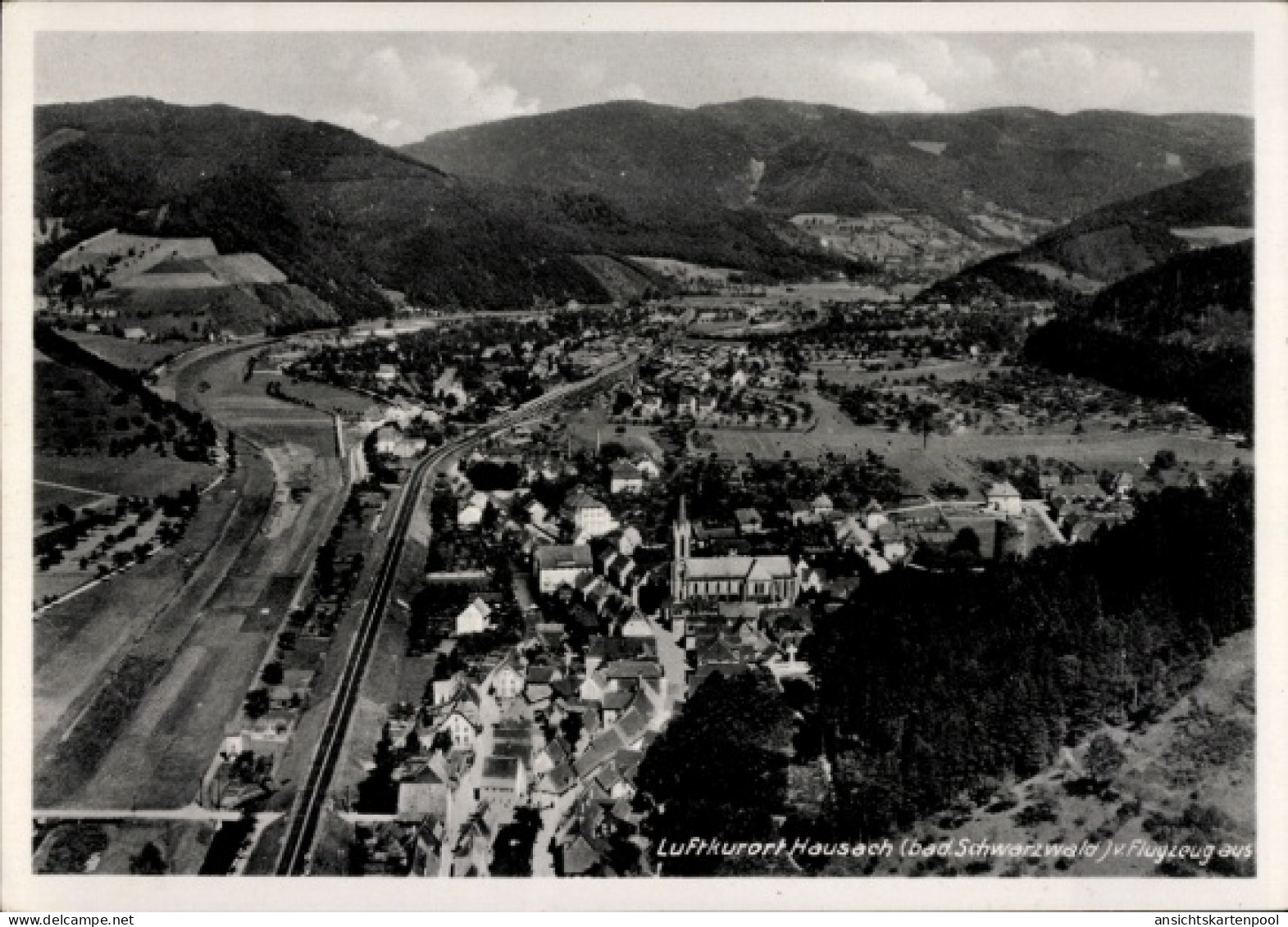 CPA Hausach im Schwarzwald, Luftkurort Hausach, Landschaftsansicht, Schwarzwald, Flugaufnahme