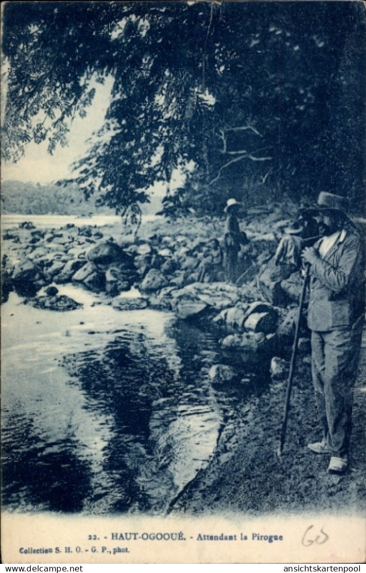CPA Haut Ogooué Französisch Kongo, Attendant la Pirogue