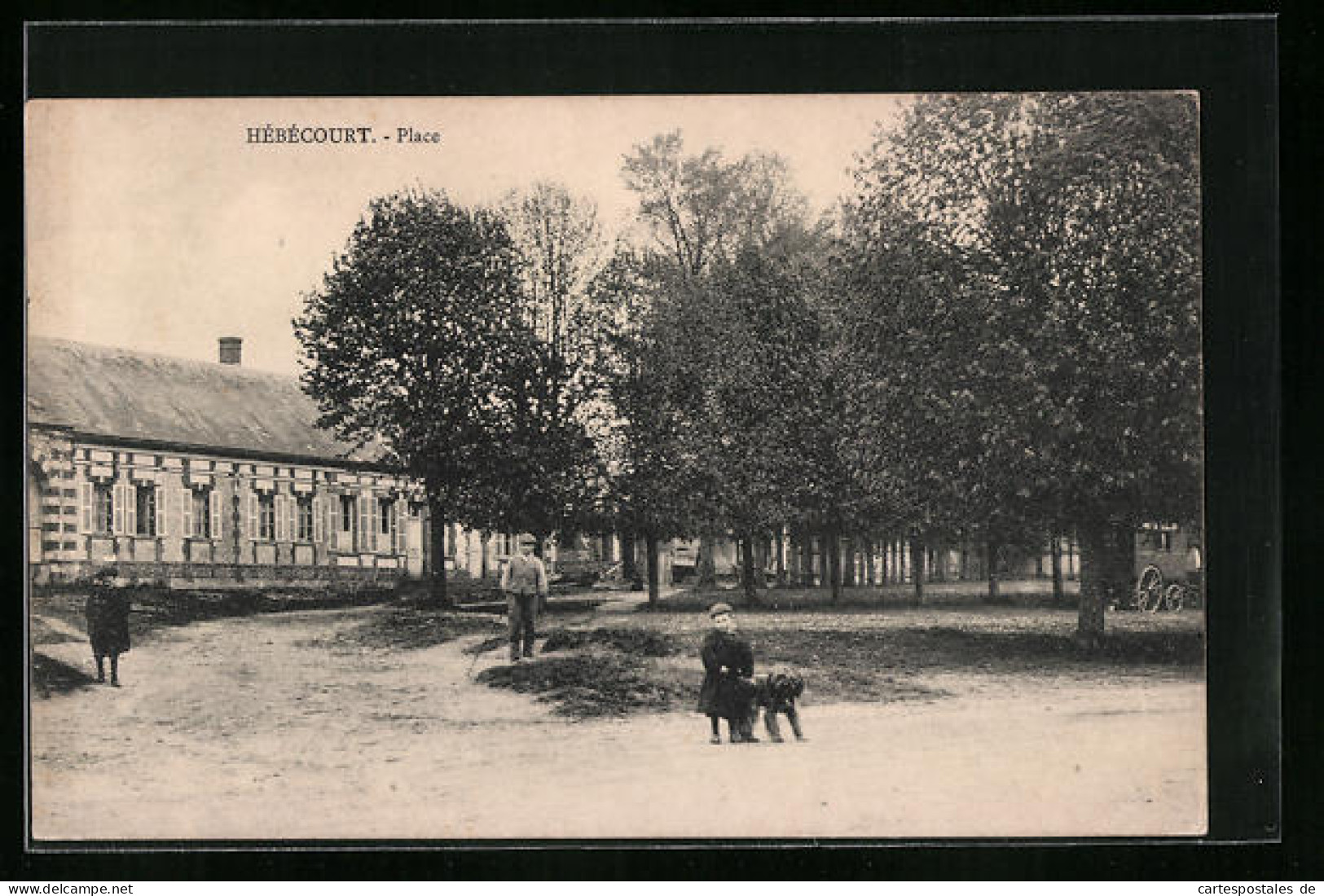 CPA Hébécourt, Place