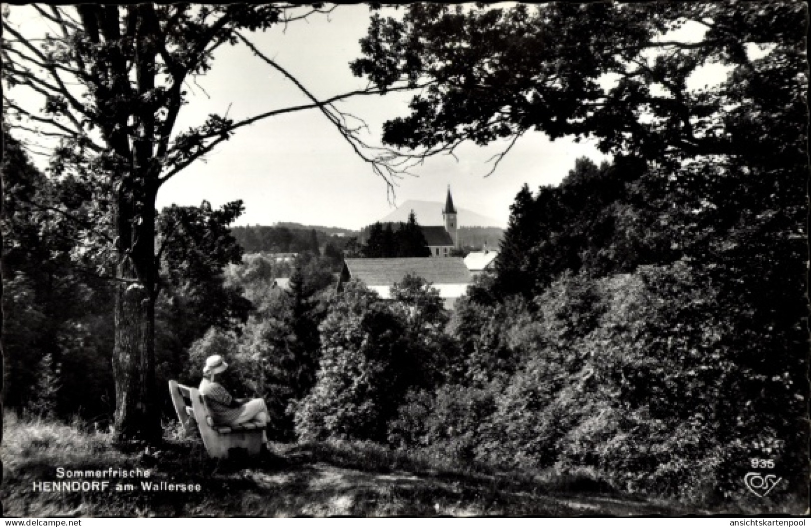 CPA Henndorf am Wallersee in Salzburg, Gesamtansicht, Kirche
