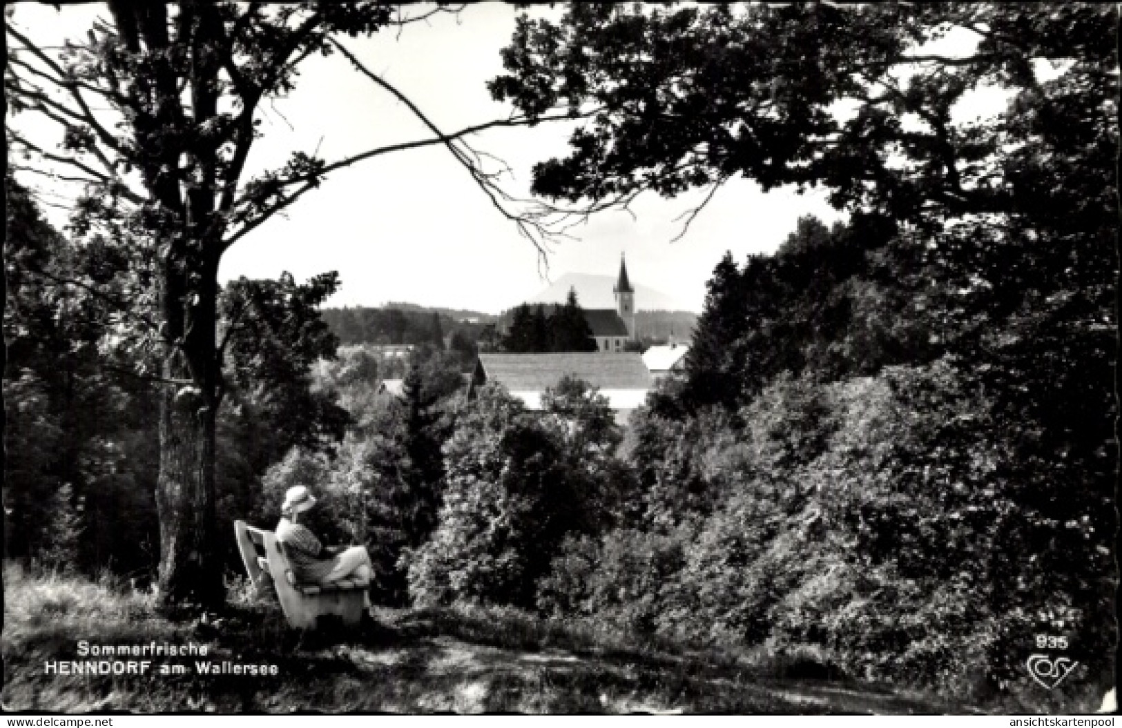 CPA Henndorf am Wallersee in Salzburg, Gesamtansicht, Kirche