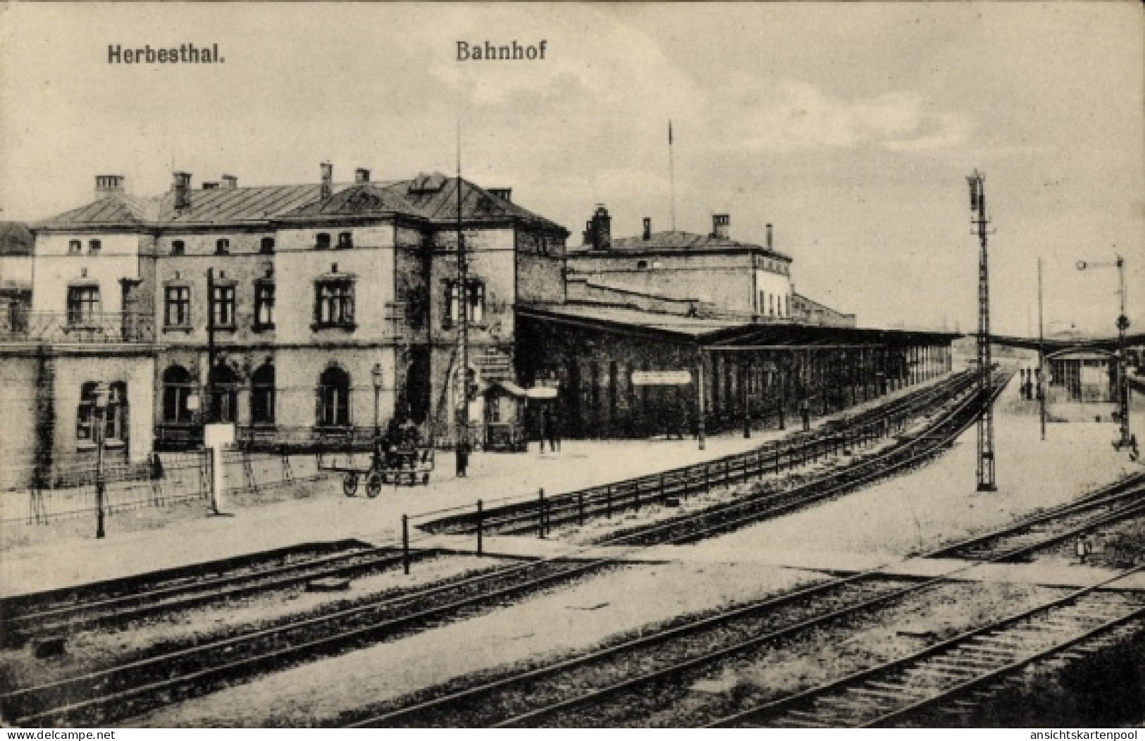 CPA Herbesthal Lontzen Wallonien Lüttich, Bahnhof, Gleisseite, La Gare