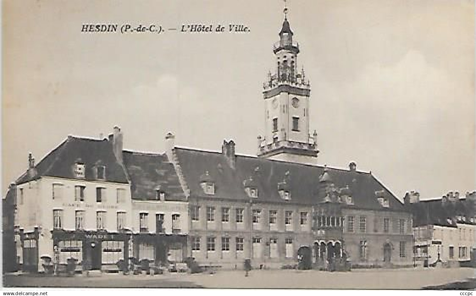 CPA Hesdin l'Hôtel de Ville