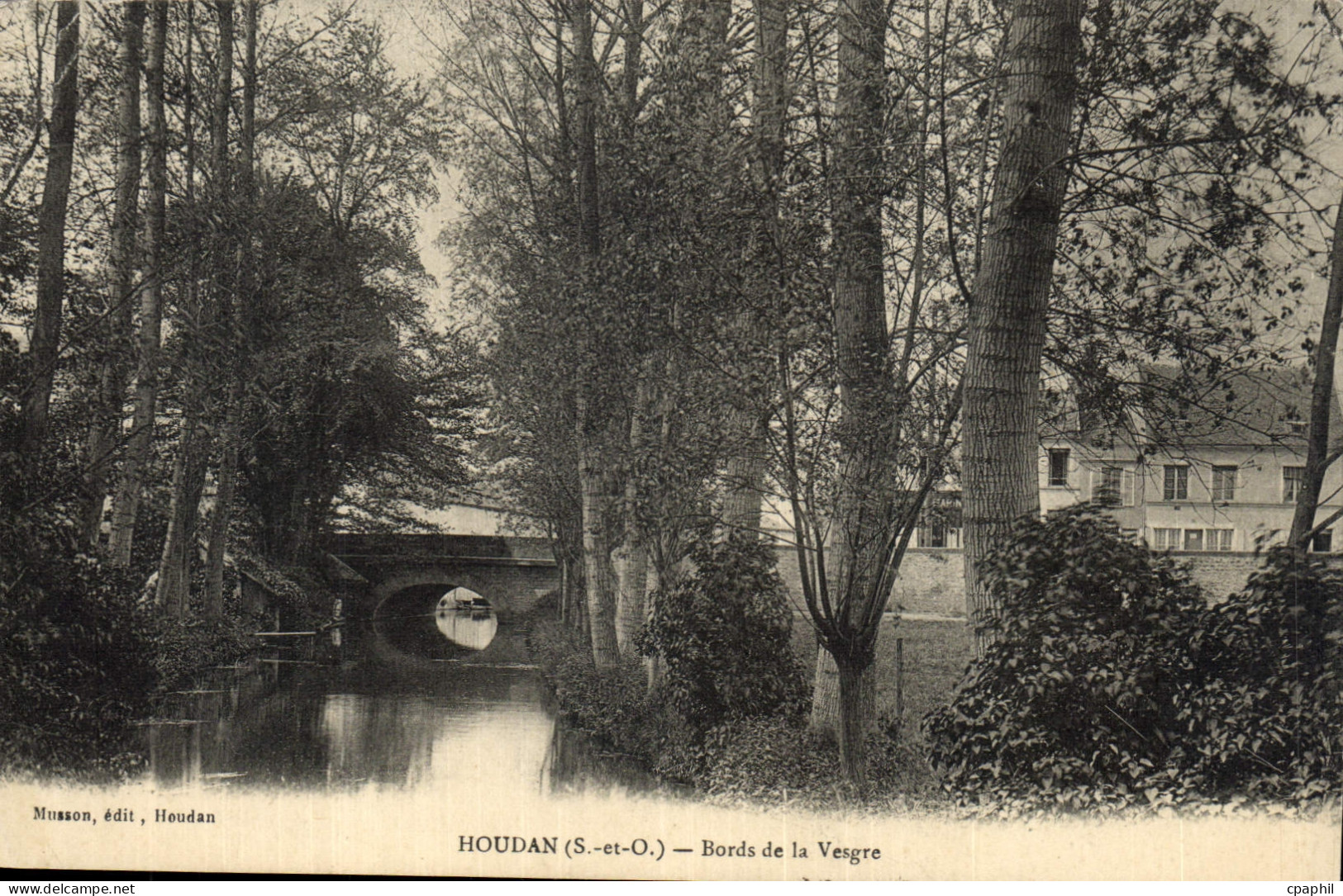 CPA Houdan (S et O) Bords de la Vesgre
