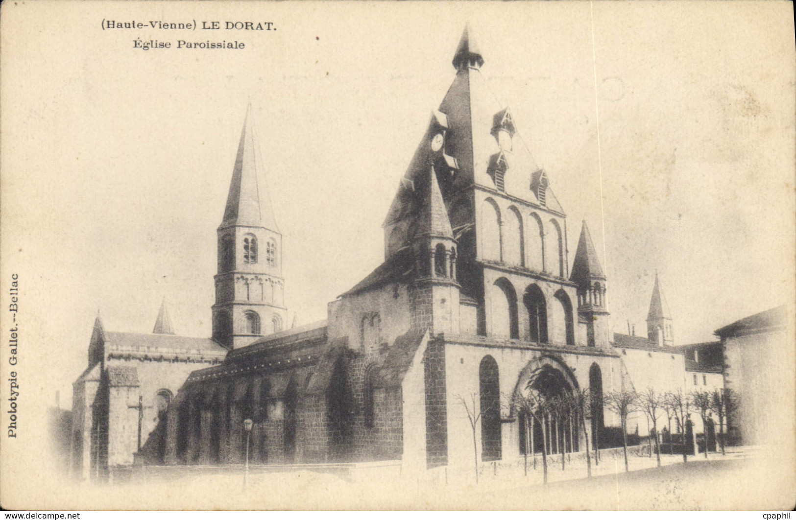 CPA Hte Vienne Le Dorat Eglise Paroissiale