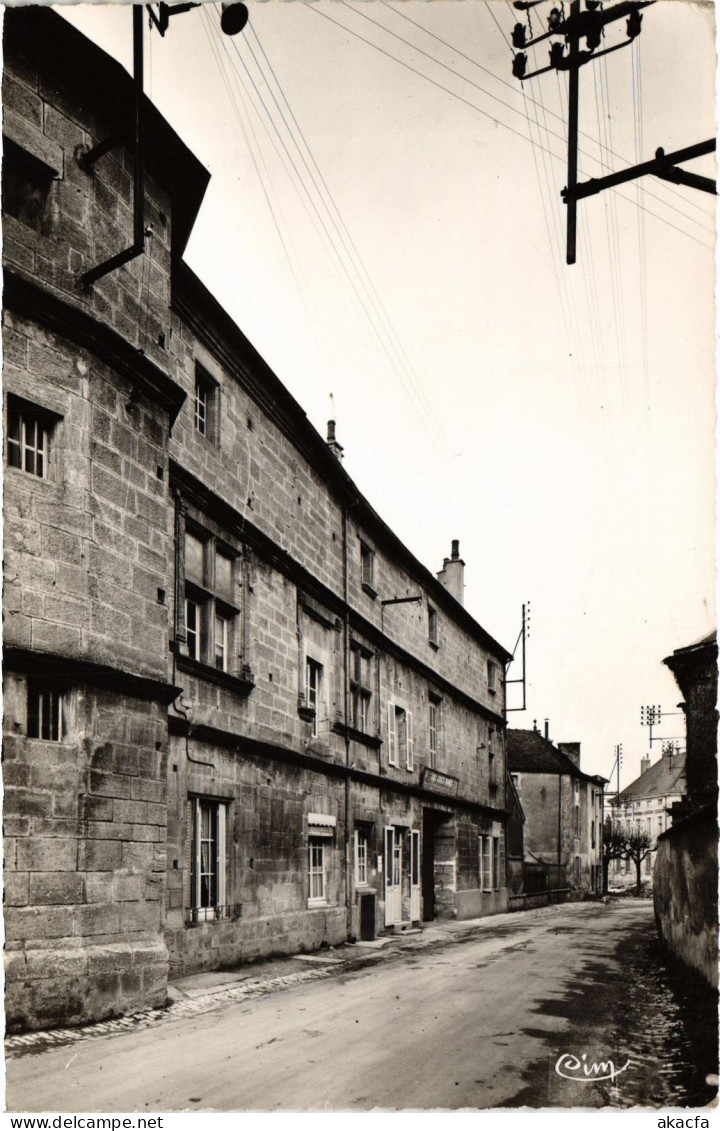 CPA Is sur Tille Vieille Maison FRANCE (1374489)