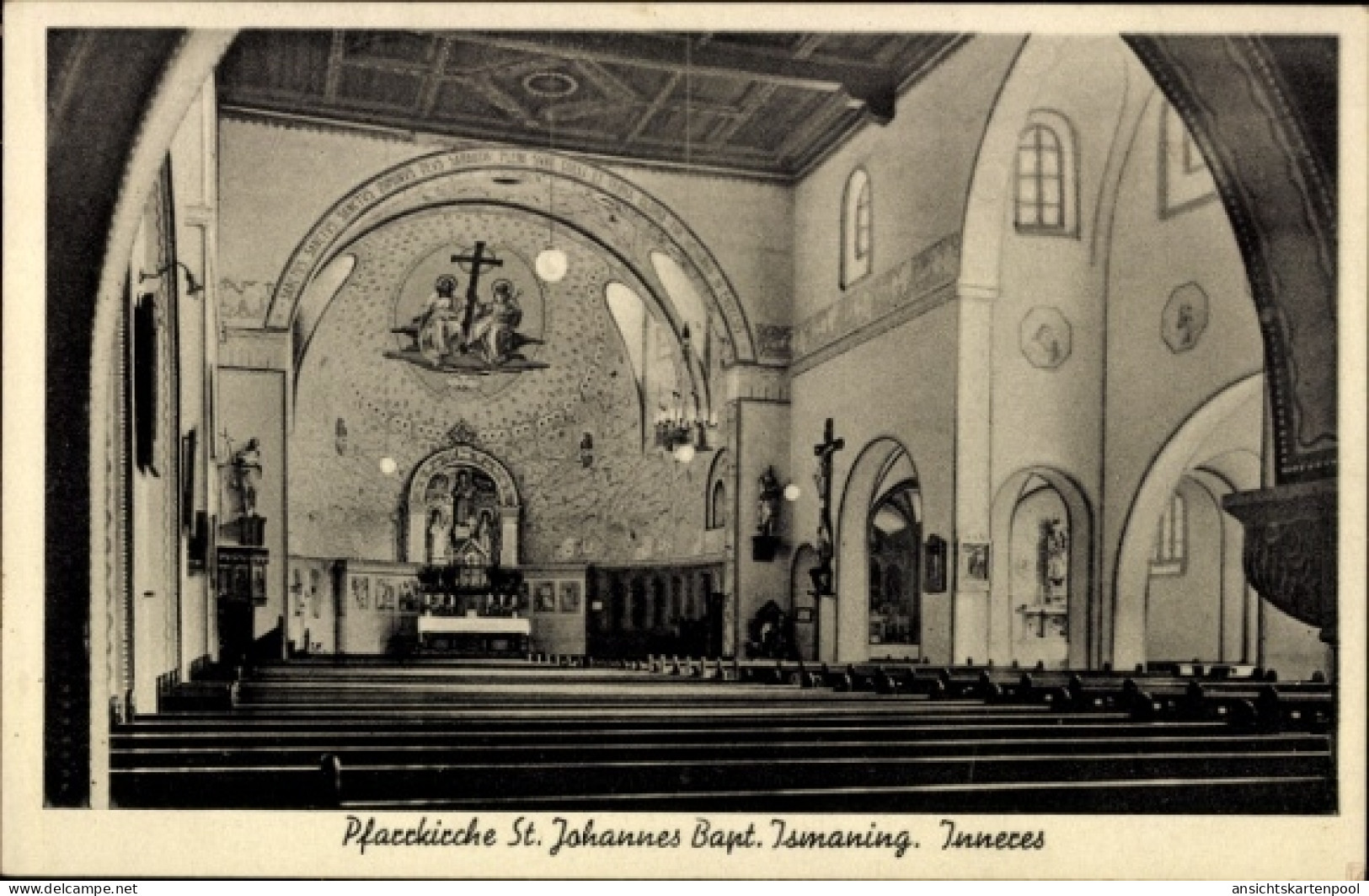 CPA Ismaning in Oberbayern, Innenansicht der Kirche, Altar, Bänke