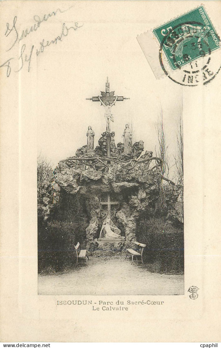 CPA Issoudun Parc du Sacre Coeur Le Calvaire