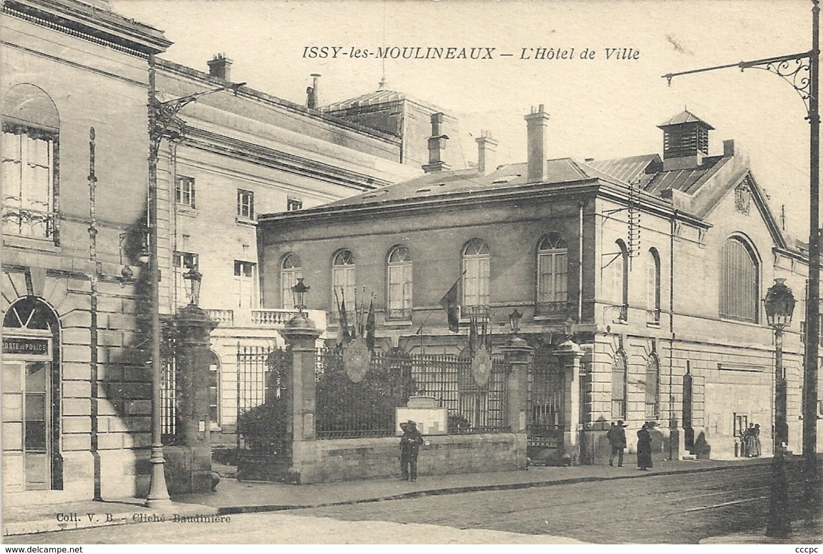 CPA Issy-les-Moulineaux l'Hôtel de Ville