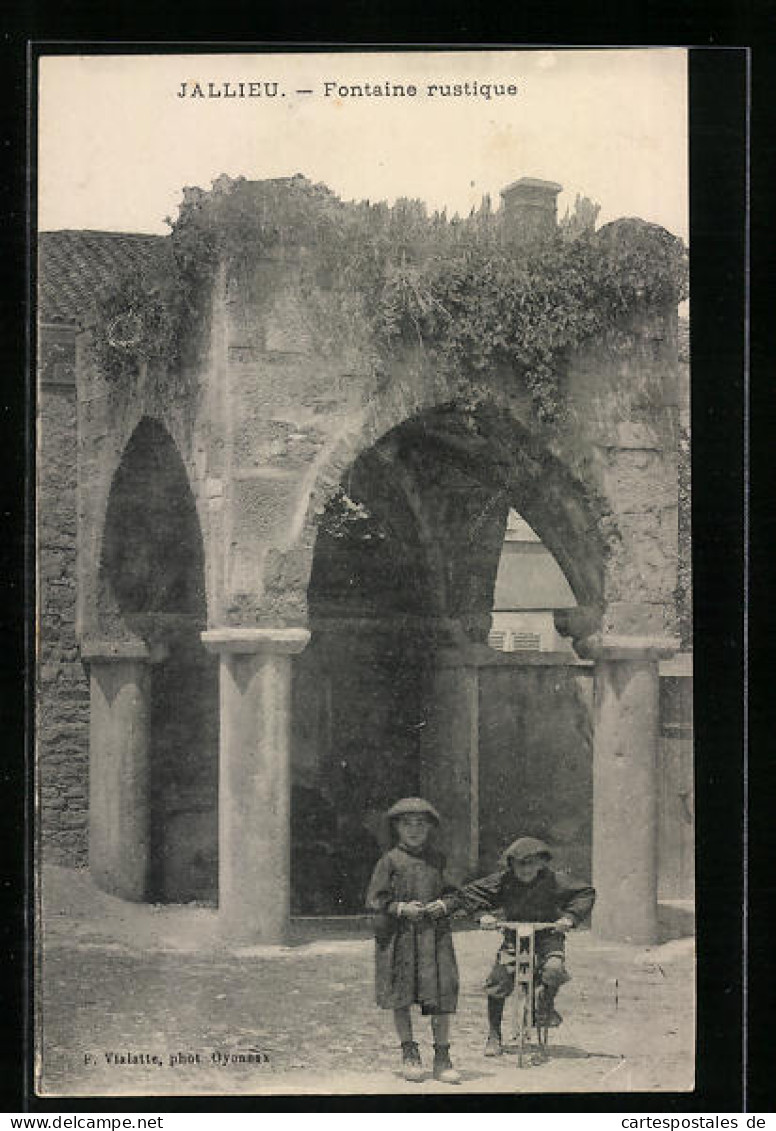 CPA Jallieu, Fontaine rustique