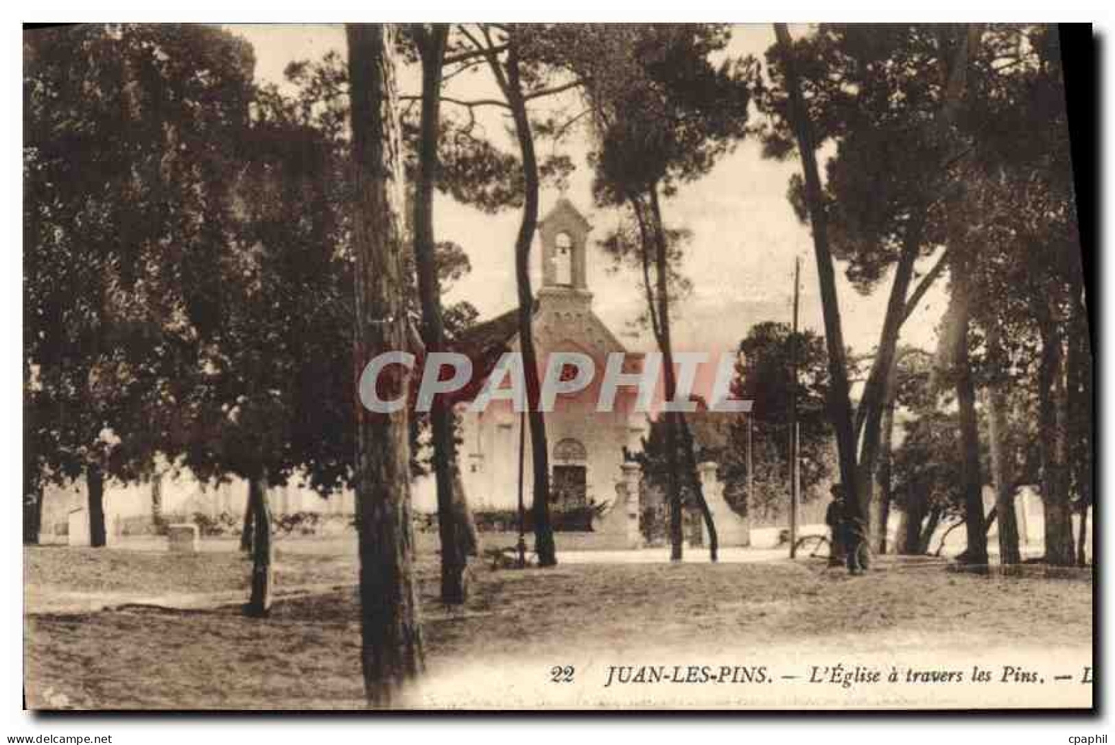 CPA Juan les Pins L'Eglise a travers les Pins