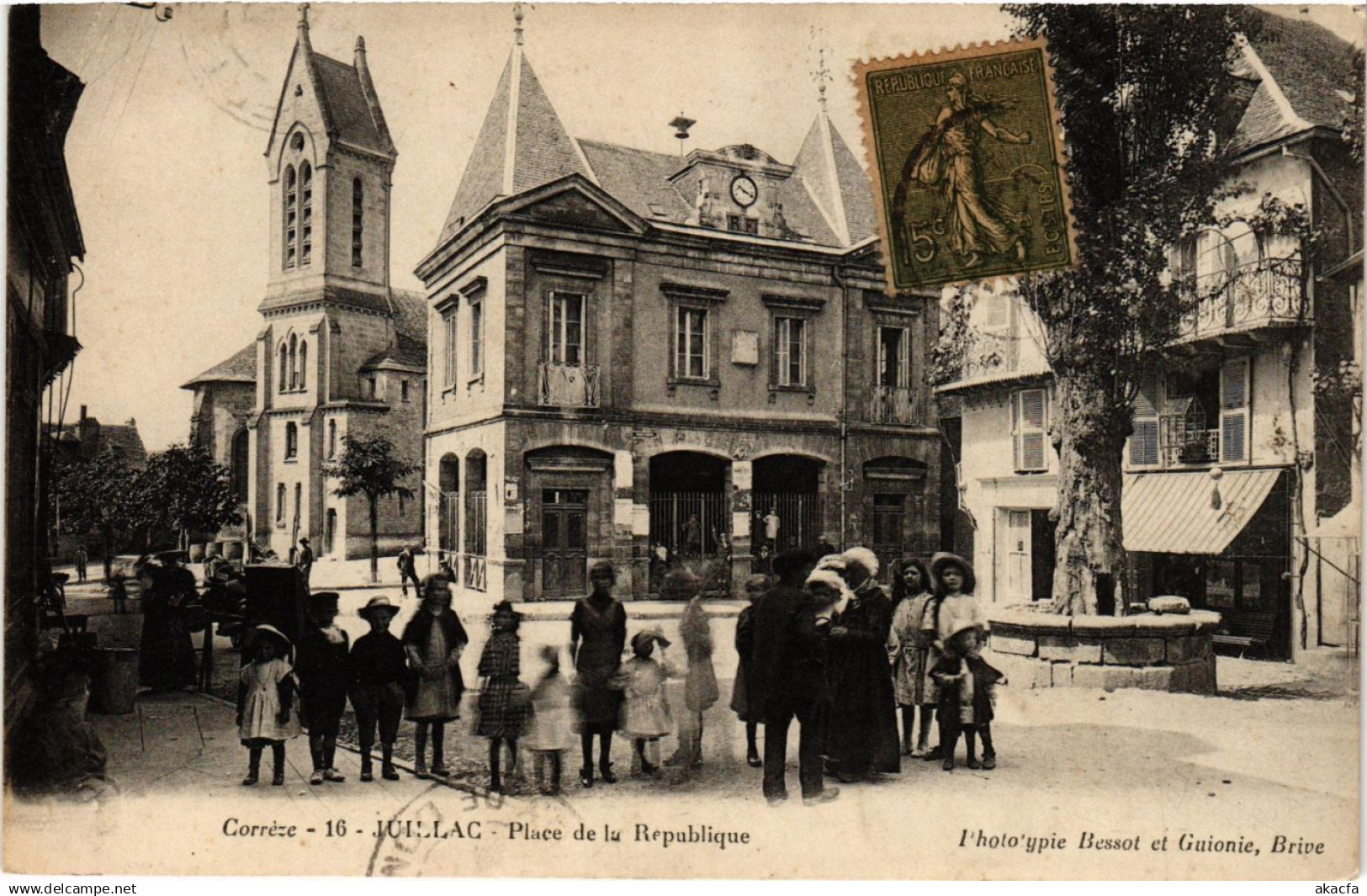 CPA JUILLAC - Place de la Republique (692647)