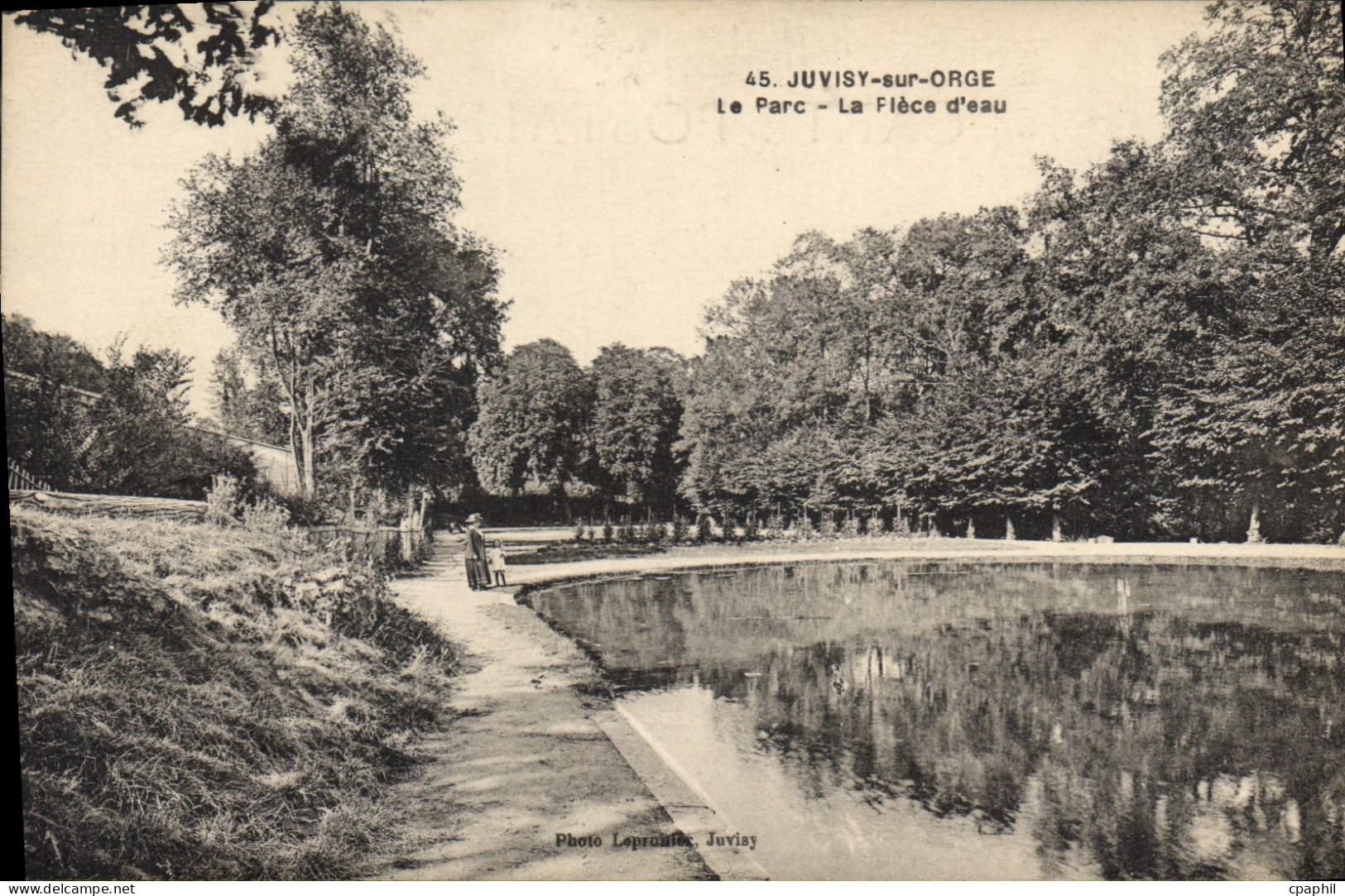 CPA Juvisy sur Orge Le Parc La Piece D'eau