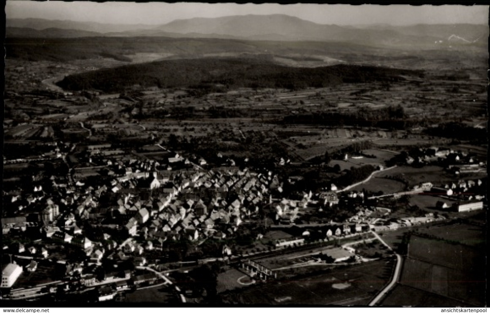 CPA Kenzingen im Breisgau Baden, Luftaufnahme von ländliche Umgebung, viele Häuser, keine Persone