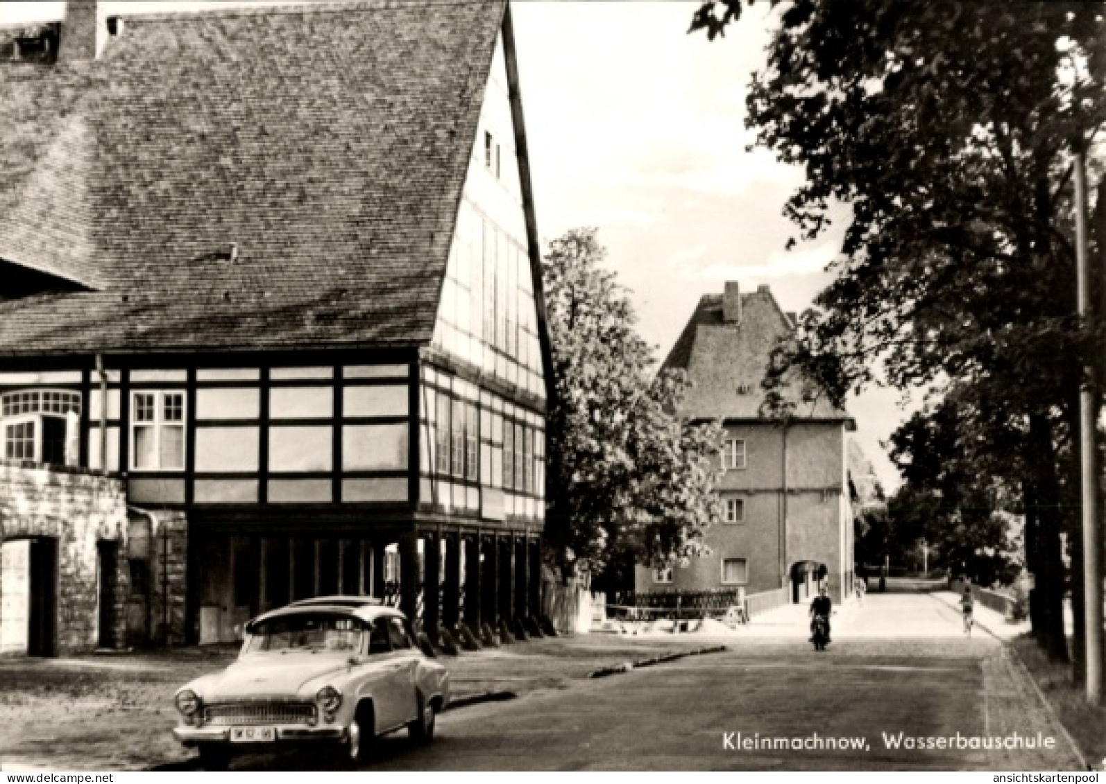 CPA Kleinmachnow in Brandenburg, Wasserbauschule, Auto