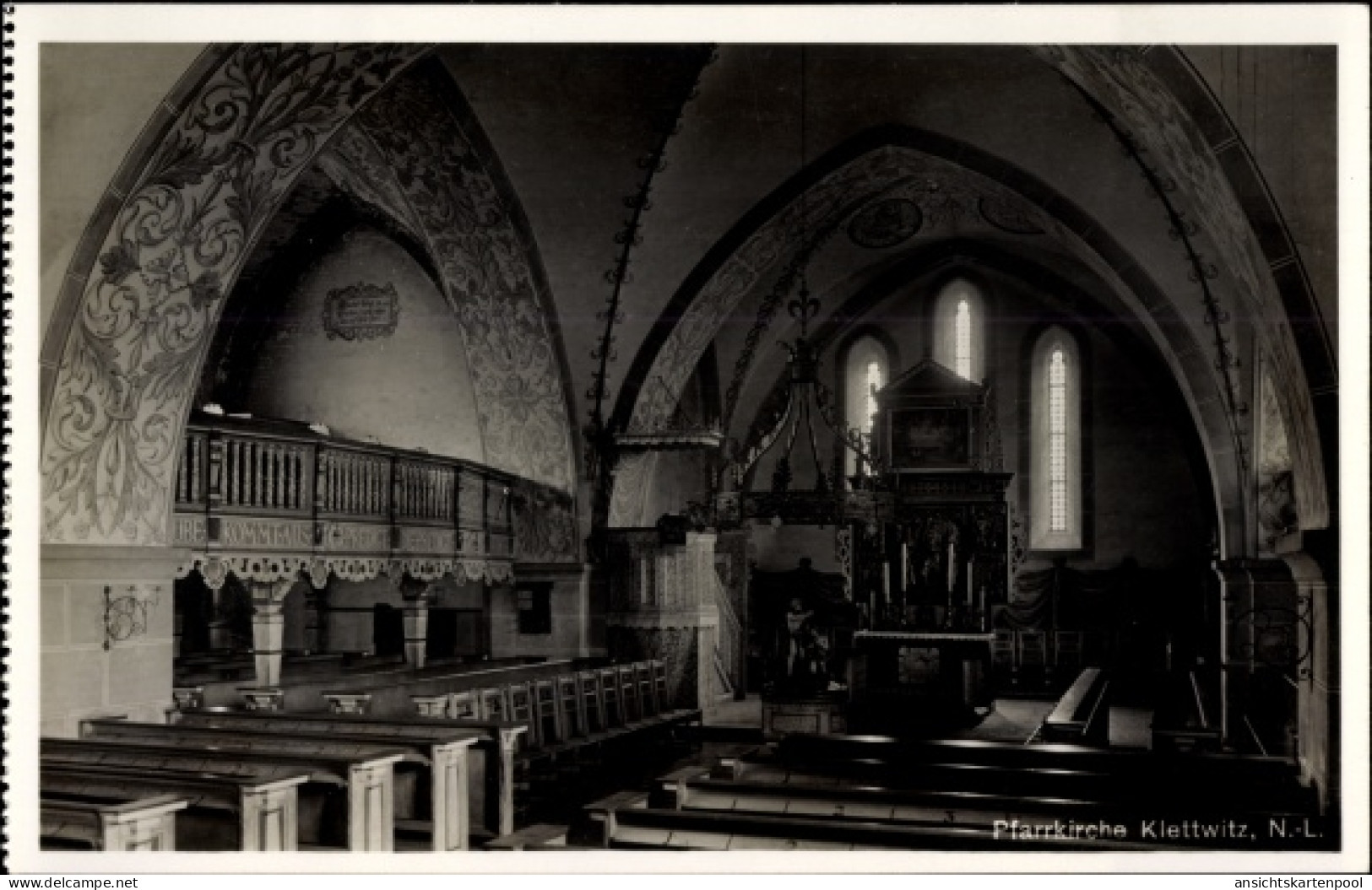 CPA Klettwitz Schipkau in Brandenburg, Blick in die Pfarrkirche, Kreuzbögen