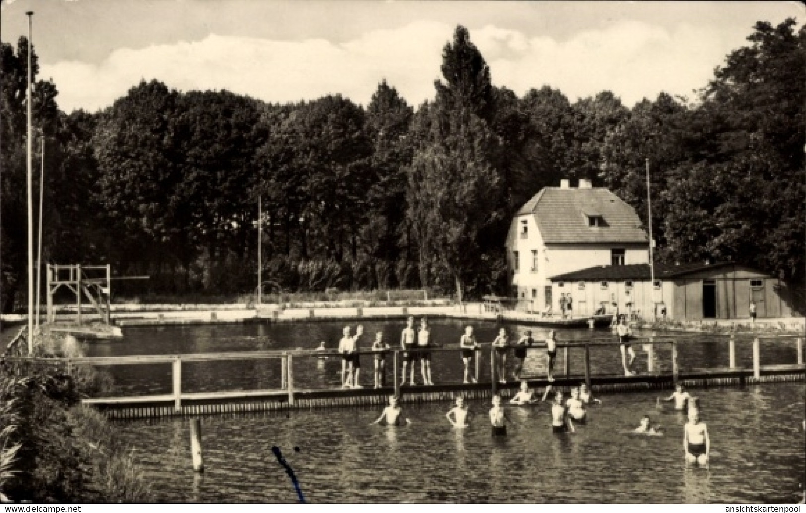 CPA Klötze in der Altmark, Klötze (Altm.) Waldbad, Badesee, Badehaus, Badesteg, Sprungturm