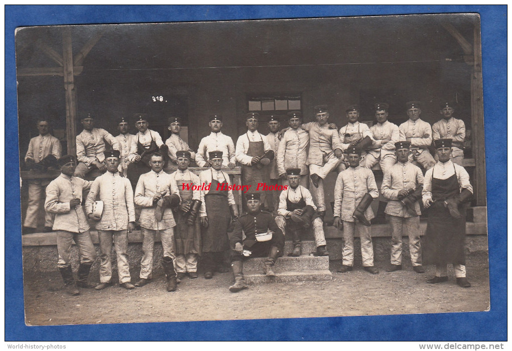 CPA - KÖNIGSBRÜCK / KOENIGSBRUECK - Groupe de militaire nettoyant leurs bottes - 1914 ww1 poilu - Carl Schmidt