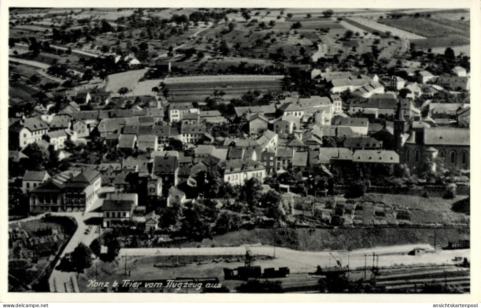 CPA Konz an der Mosel, Luftaufnahme von Konz, Häuser, Landschaft, Flugzeug Sicht