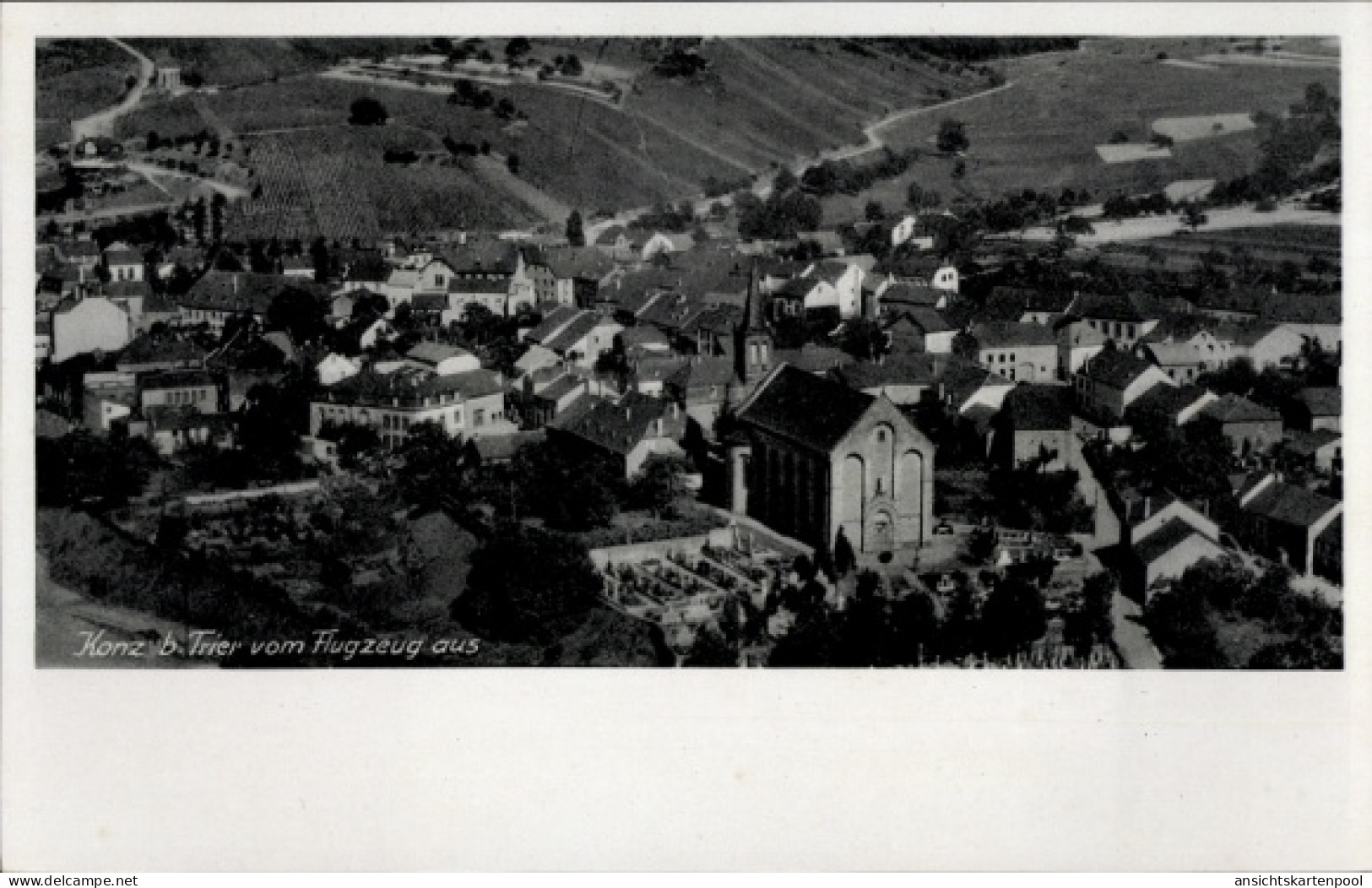 CPA Konz an der Mosel, Luftaufnahme von Text: Konz b Trier vom Flugzeug aus