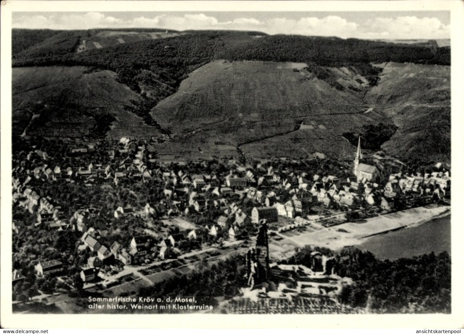 CPA Kröv an der Mosel, Luftaufnahme von Kröv, Mosel, Weinort, Klosterruine, Sommerfrische