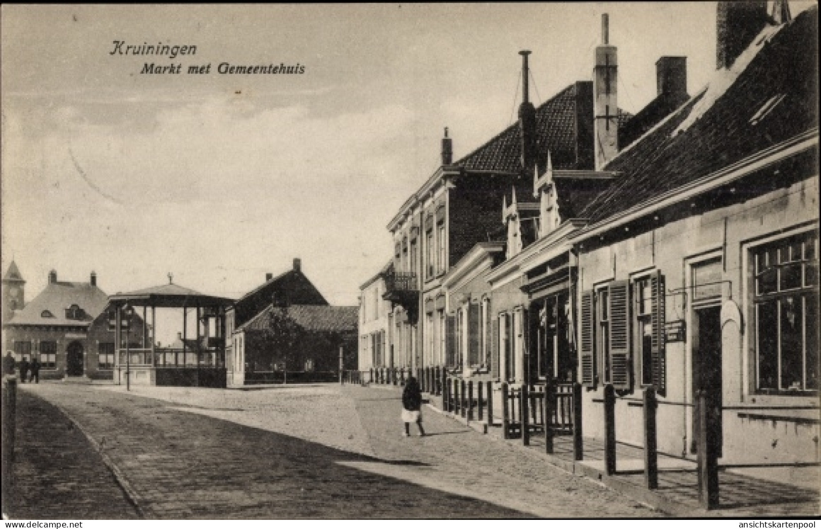 CPA Kruiningen Zeeland, Markt met Gemeentehuis