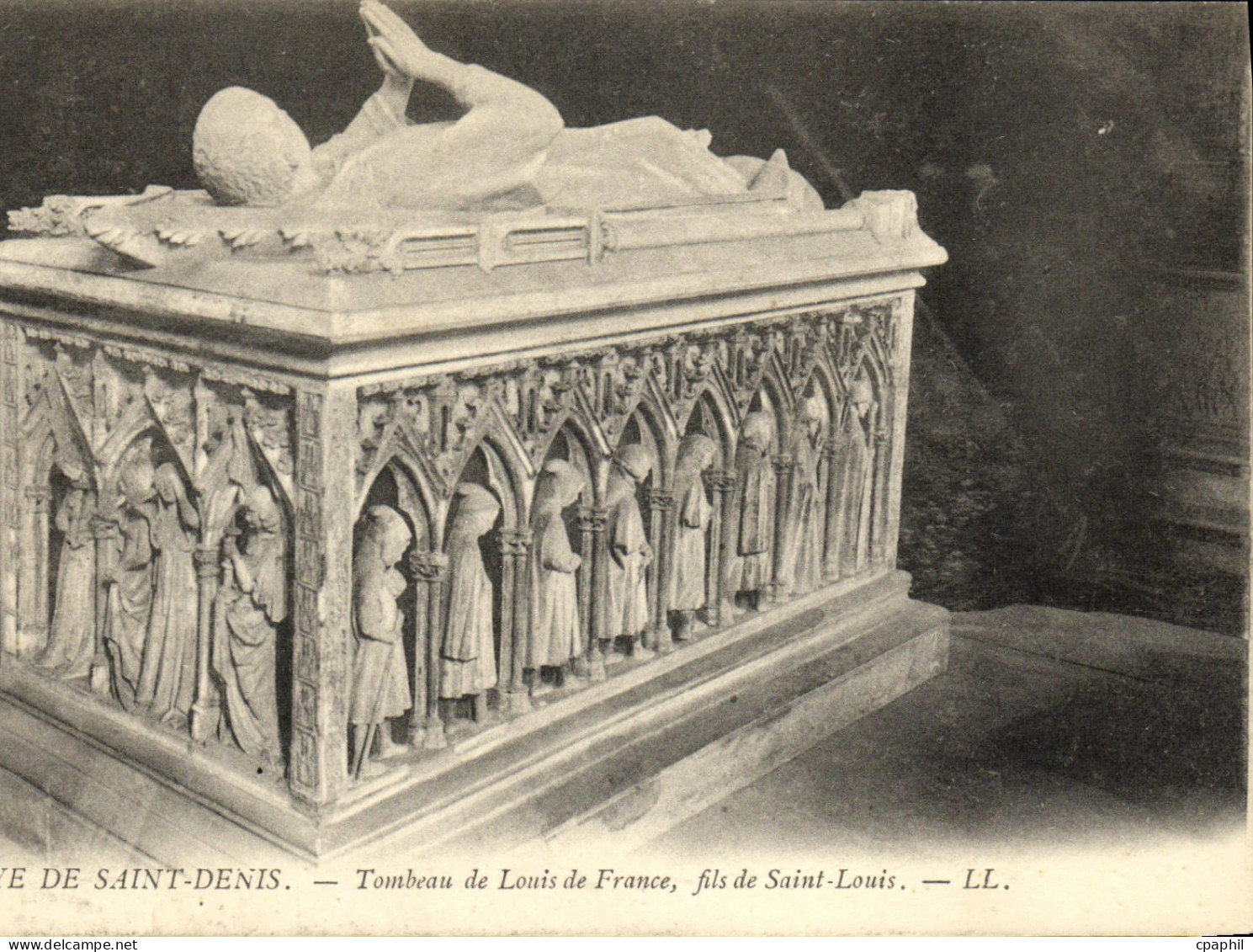 CPA L Abbaye De Saint Denis Tombeau de Louis de France fils de Saint Louis