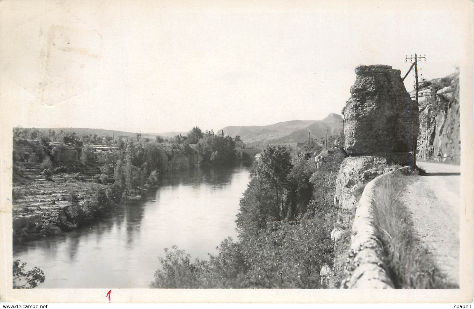 CPA L'Ardèche aux défilé de Ruoms
