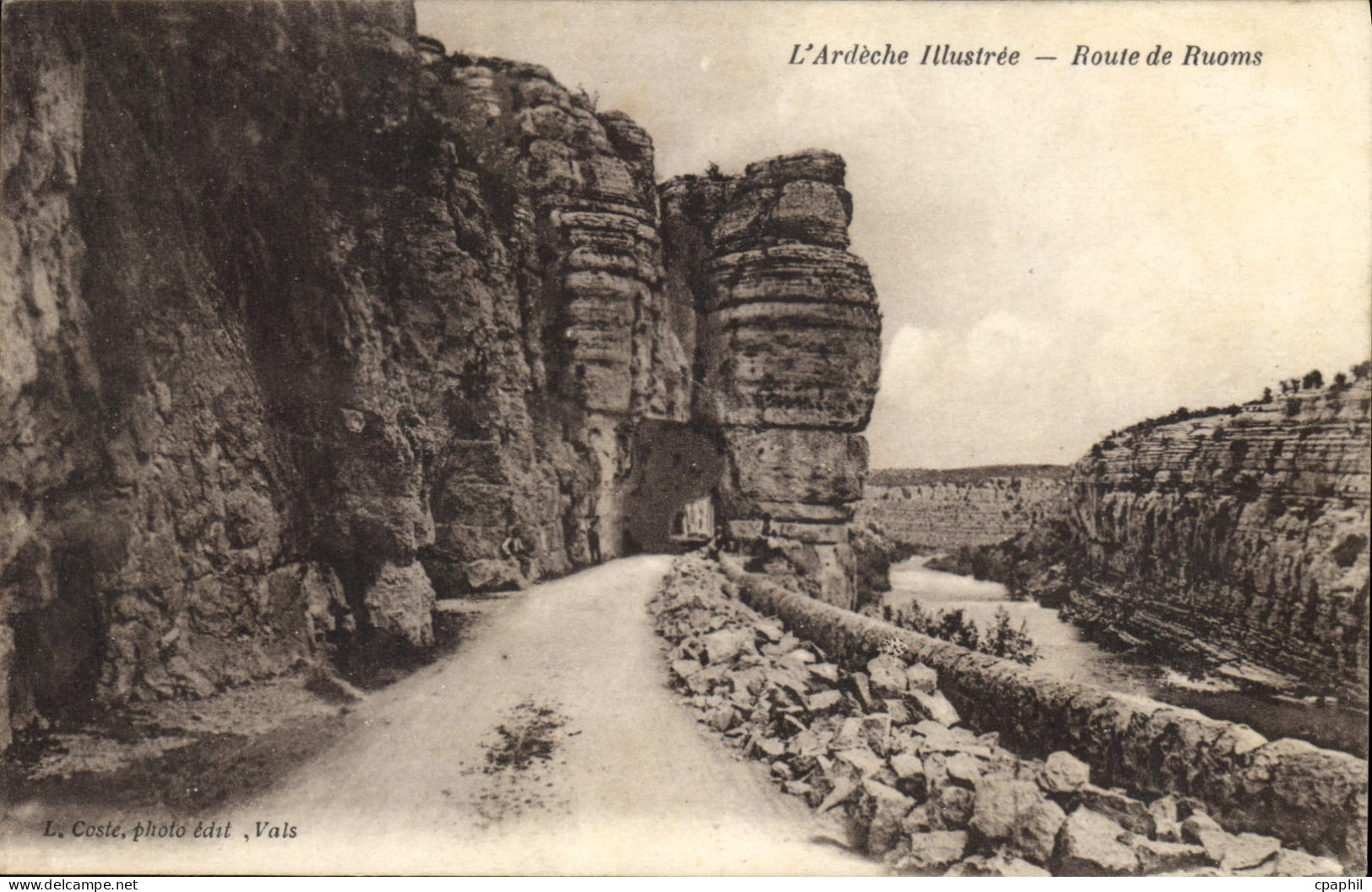 CPA L'Ardeche Illustree Route de Ruoms