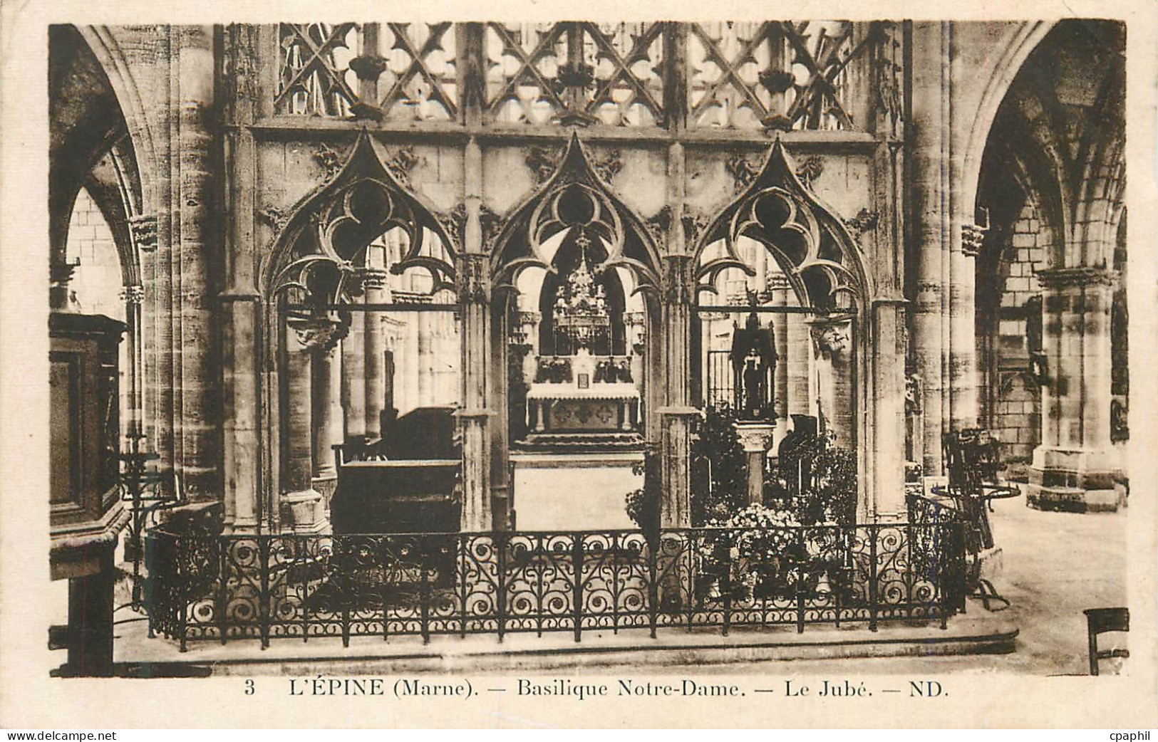CPA L'Epine (Marne) Basilique Notre Dame Le Jube