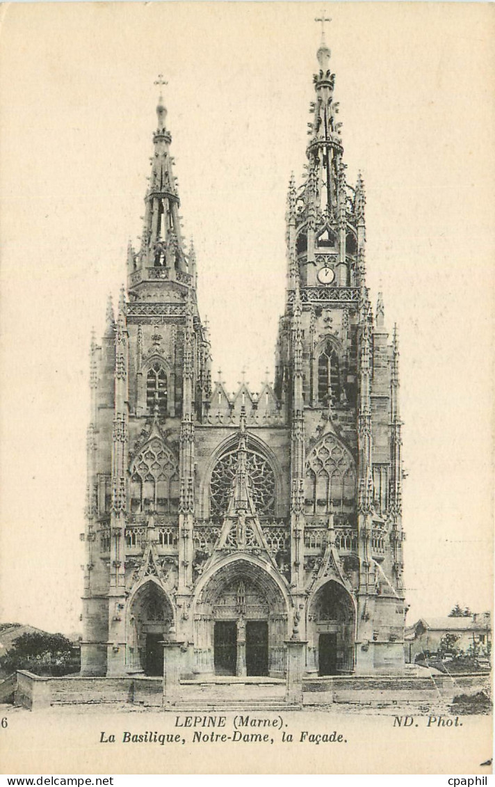CPA L'epine Marne La Basilique Notre Dame la Facade