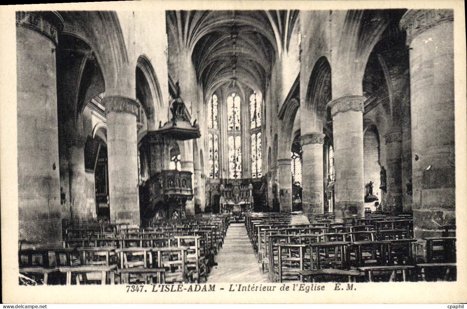CPA L'Isle Adam Interieur de l'Eglise