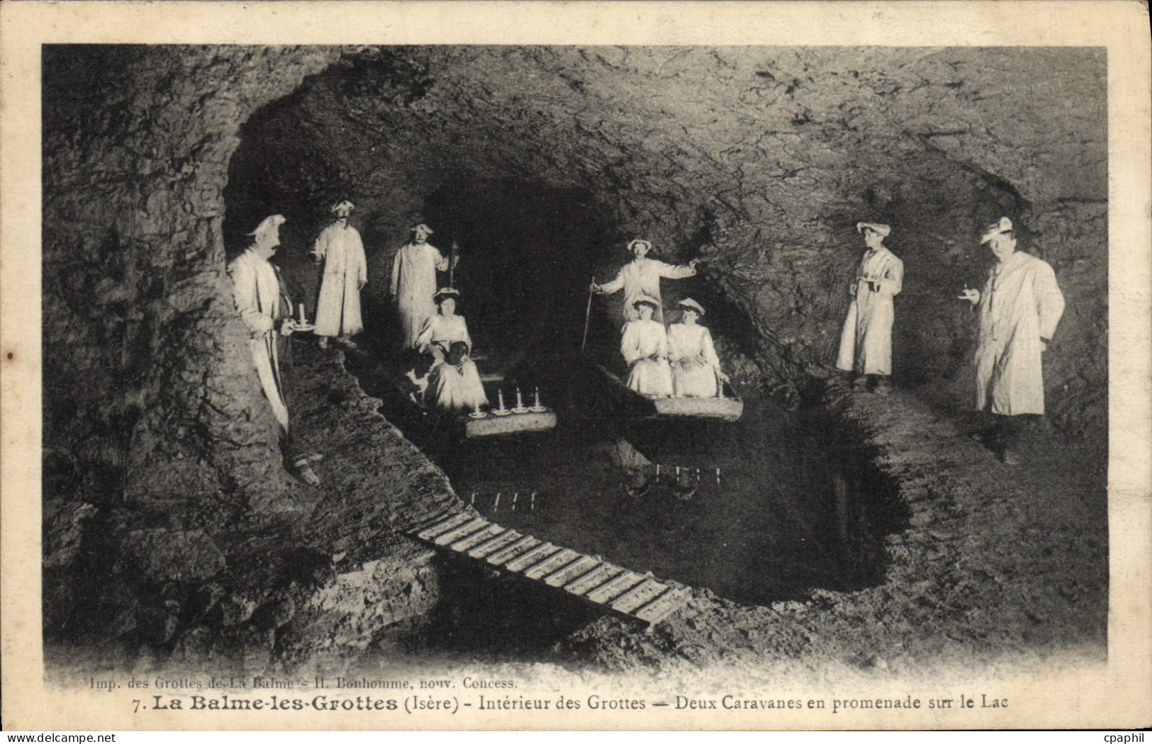 CPA La Balme Les Grottes Interieur Des grottes Deux caravanes en promenade sur le lac