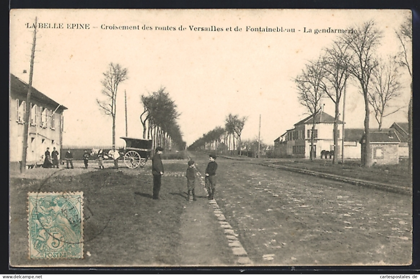 CPA La Belle Epine, Croisement des routes de Versailles et de Fontainebleau, La gendarmerie