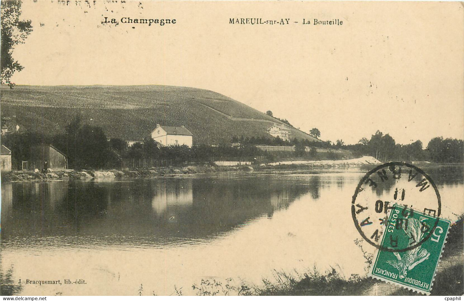 CPA La Champagne Mareuil sur Ay La Bouteille