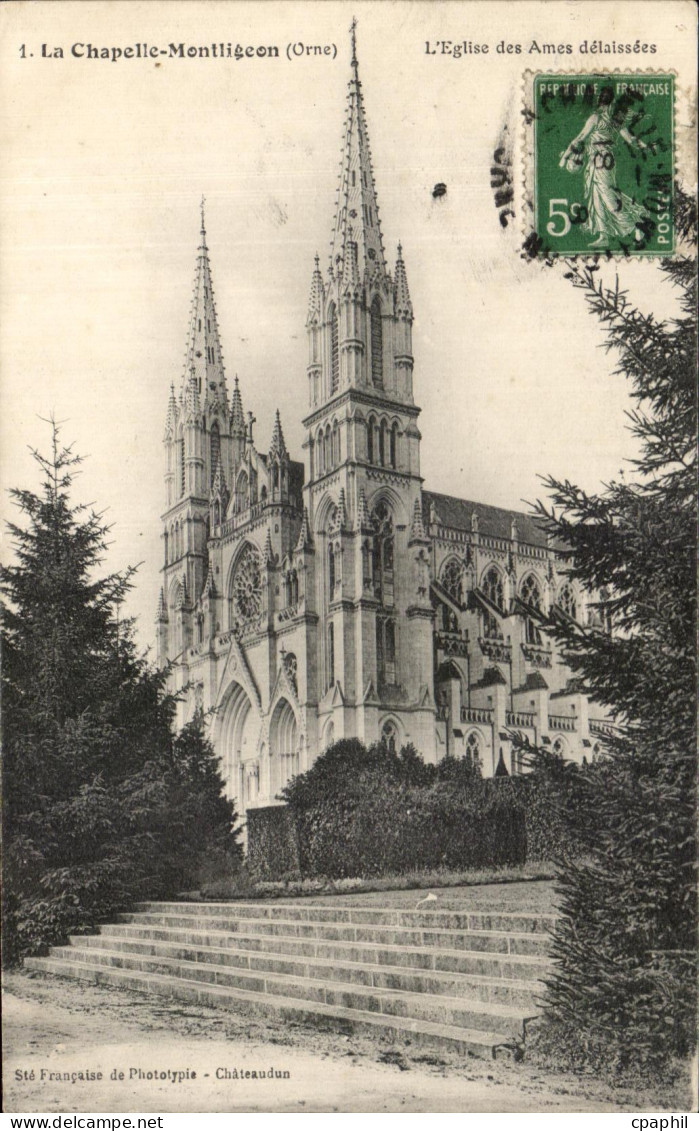 CPA La Chapelle Montligeon L'Eglise des Ames delaissees